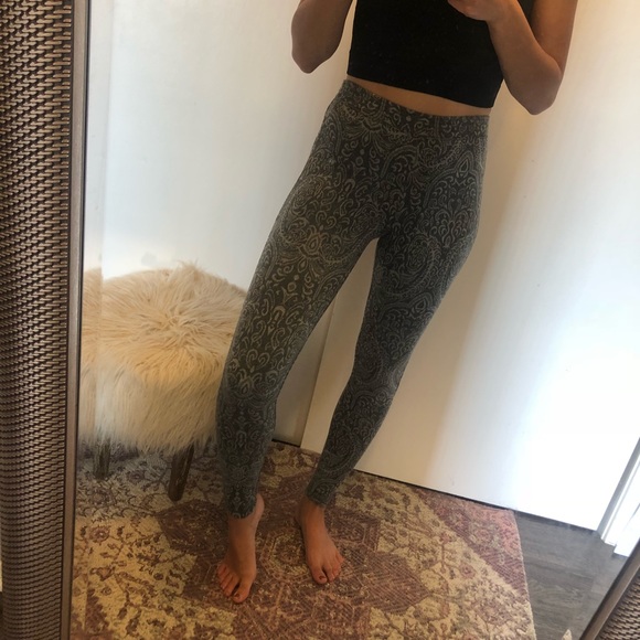 Abercrombie & Fitch Soft Leggings / Yoga Pants - Picture 2 of 4